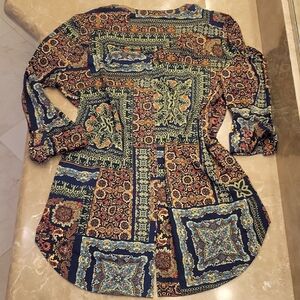 Peter Nygard Intricate Navy and Gold Top, M